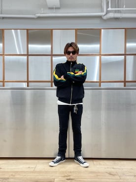 「でにむ」｜「アイテム（ジャージ）」を使った、京都くんさん（メンズ・172cm）の春コーディネート