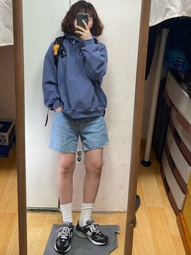 young_160🇰🇷 is wearing NEW BALANCE