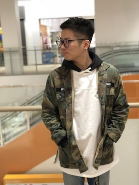 「AVIREX（アヴィレックス）のアイテム（ミリタリージャケット）」を使った、hayato inoueさん（メンズ・171cm）の冬コーディネート