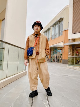 「plain-me（プレインミー）のアイテム（ショルダーバッグ）」を使った、Berdyさん（メンズ・170cm）の冬コーディネート