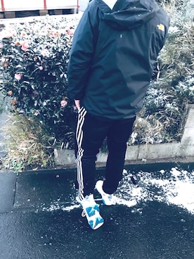 「アディダスオリジナルス」｜「アイテム（マウンテンパーカー）」を使った、kensuke   さん（メンズ・163cm）の冬コーディネート