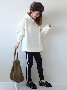 「petitcro（プティクロ）のpetitcro  ワイドバングル PCKB1901001（バングル/リストバンド）」を使った、memeさん（レディース・158cm）の冬コーディネート