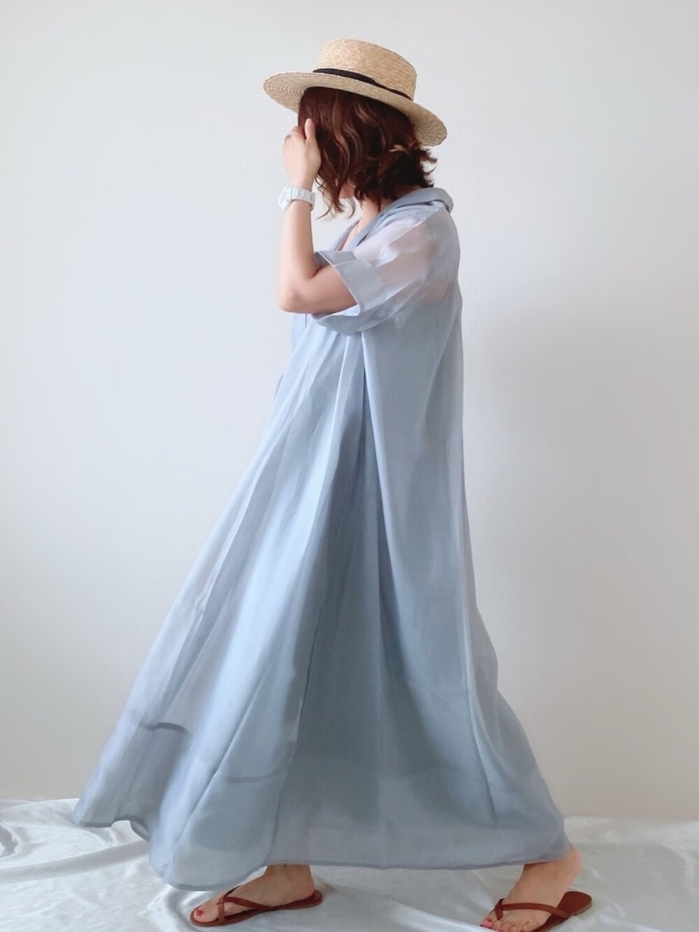 「シアーシャツ、シアーシャツワンピース、シアー、KOH.style、kohstyle、kohstyling、カンカン帽、グレー、夏コーデ」｜「KOH.styleのインナーワンピ付シアーロングシャツワンピ（ワンピース、グレー系）」を使った、memeさん（レディース・158cm）の夏コーディネートの1枚目の写真
