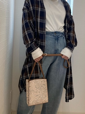 「AMERICAN HOLIC（アメリカンホリック）のアイテム（その他トップス、ホワイト系）」を使った、リーさん（レディース・157cm）の冬コーディネート
