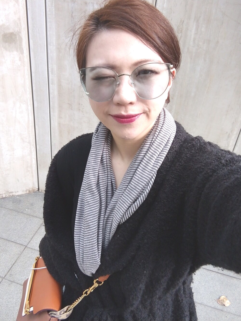 「ZARA、neweyeswear、Chloe、chloebag、chloebodycrossbag、bodycrossbag、Sunglasses、bluesunglasses、blueglasses」｜「neweyeswearのアイテム（サングラス、ブルー系）」を使った、MMさん（レディース・157cm）の冬コーディネートの1枚目の写真