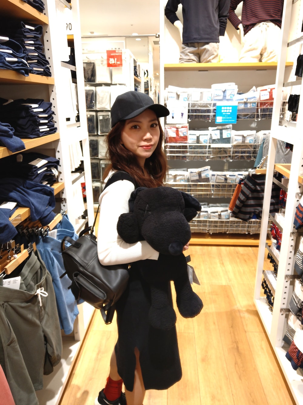 「SPORTS MIX、NIKE、Taobao、CAP、dress、black、white and black、black and white、ＳＮＯＯＰＹ　、UNIQLO」｜「NIKEのアイテム（キャップ、ブラック系）」を使った、MMさん（レディース・157cm）の冬コーディネートの1枚目の写真