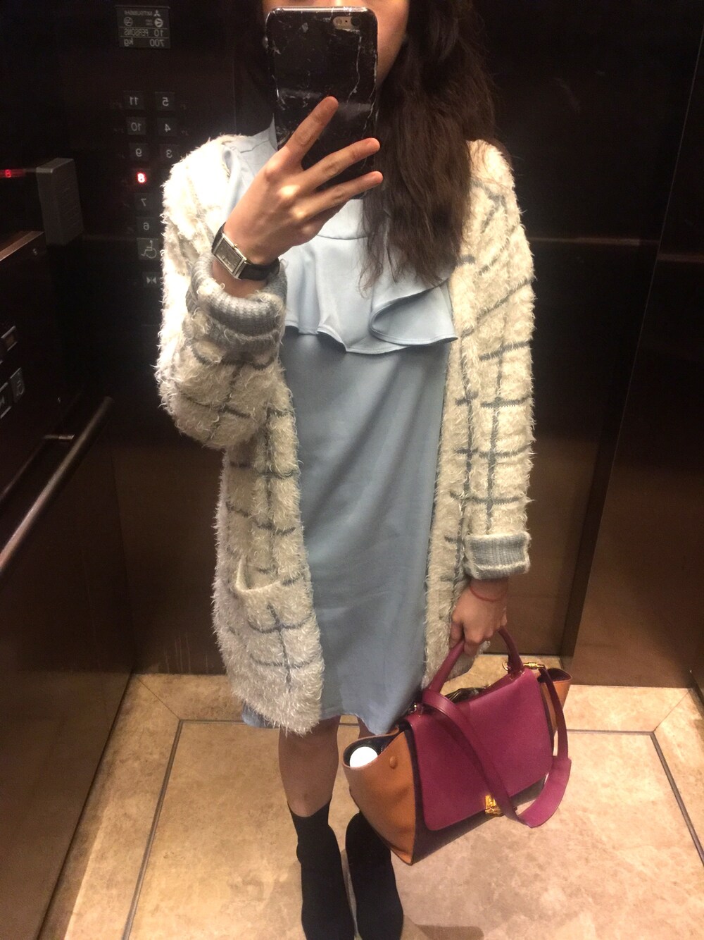「blue dress、TOPSHOP、watch、sockboots、BlackBoots、white and blue、CELINE、BAG、pink、dress」｜「asosのアイテム（ワンピース、ブルー系）」を使った、MMさん（レディース・157cm）の春コーディネートの1枚目の写真