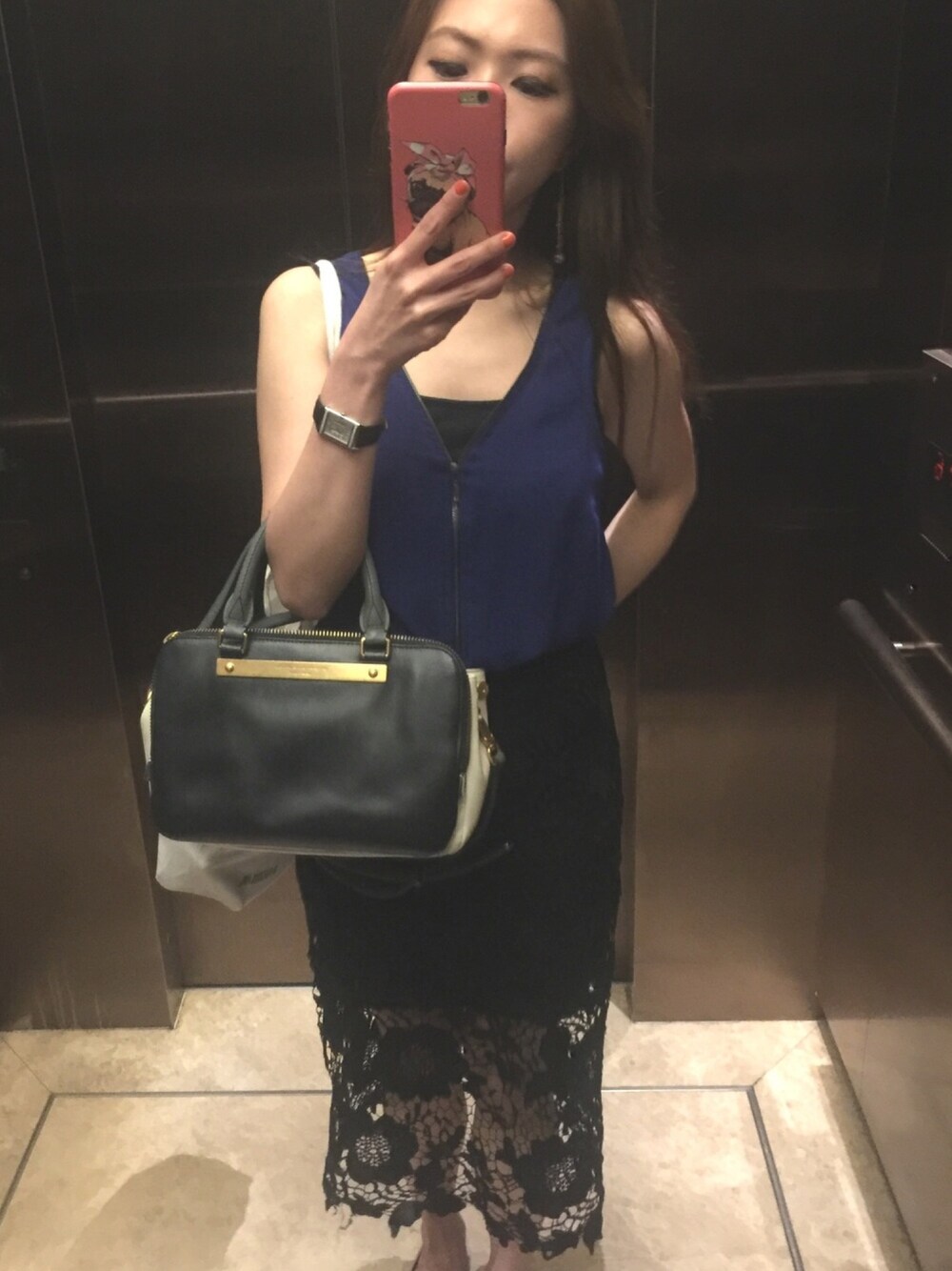 「TOPSHOP、working style、purple&black、MARC BY MARC JACOBS、BAG、春夏コーデ」｜「Marc by Marc Jacobsのアイテム（ショルダーバッグ、ブルー系）」を使った、MMさん（レディース・157cm）の夏コーディネートの1枚目の写真