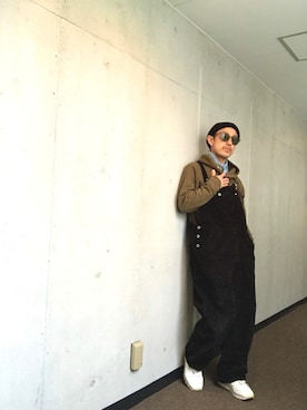 「Levi's（リーバイス）のアイテム（サロペット/オーバーオール、ブラック系）」を使った、Yasuhiro Tsushimaさん（メンズ・165cm）の春コーディネート