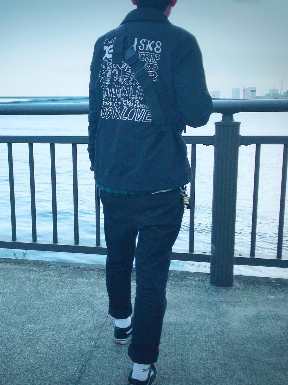 「スケータースタイル、SK8　、コーチジャケット、x-girl、VANS」｜「X-girlの【SEDA5月号掲載】SPRING COACH JACKET（ナイロンジャケット、ブラック系）」を使った、ぴよひこさん（レディース・160cm）の春コーディネートの1枚目の写真