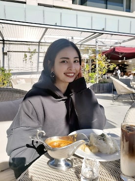 「EMODA（エモダ）のアイテム（ピアス（両耳用））」を使った、永田沙織(EMODA)さん（レディース・163cm）の冬コーディネート