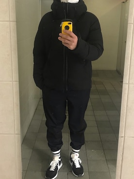 「アイテム（スマホケース/カバー、イエロー系）」を使った、ぽんさん（メンズ・177cm）の冬コーディネート