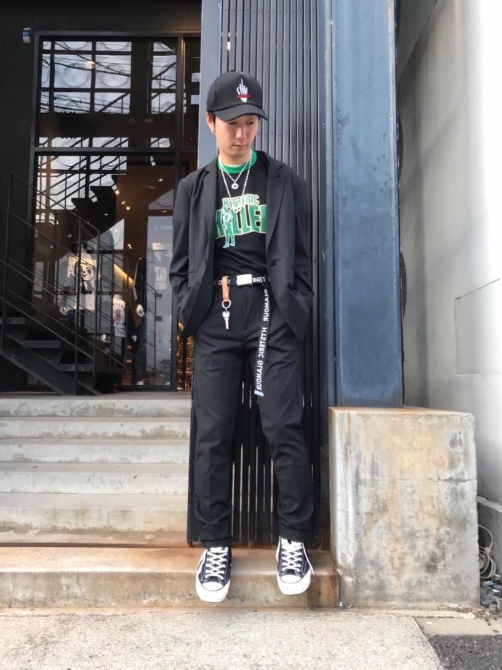「ジャケット、セットアップ、ストリート、大人カジュアル、結婚式、Hysteric Glamour、春、春コーデ、ヒステリックグラマー、hystericglamour」｜「HYSTERIC GLAMOURのWOMAN ON SULL キーホルダー（キーホルダー、ベージュ系）」を使った、HIDEさん（メンズ・172cm）の春コーディネートの1枚目の写真