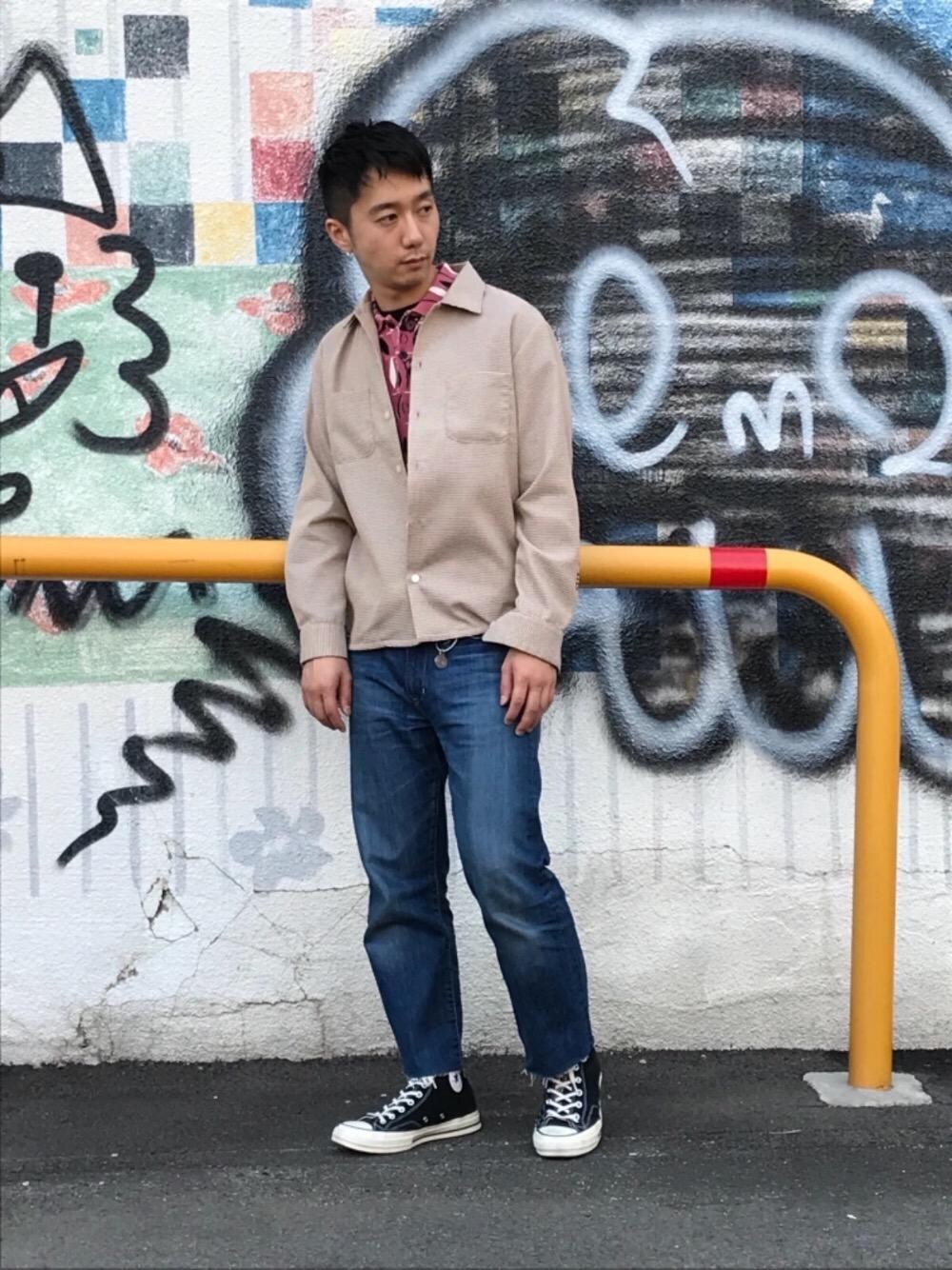 「デニム、シンプル、レイヤード、大人カジュアル、Hysteric Glamour、ポロシャツ、春、春コーデ、ヒステリックグラマー、hystericglamour」｜「HYSTERIC GLAMOURのCIRCLE WOMAN PLATEキーリング（キーホルダー、シルバー系）」を使った、HIDEさん（メンズ・172cm）の春コーディネートの1枚目の写真