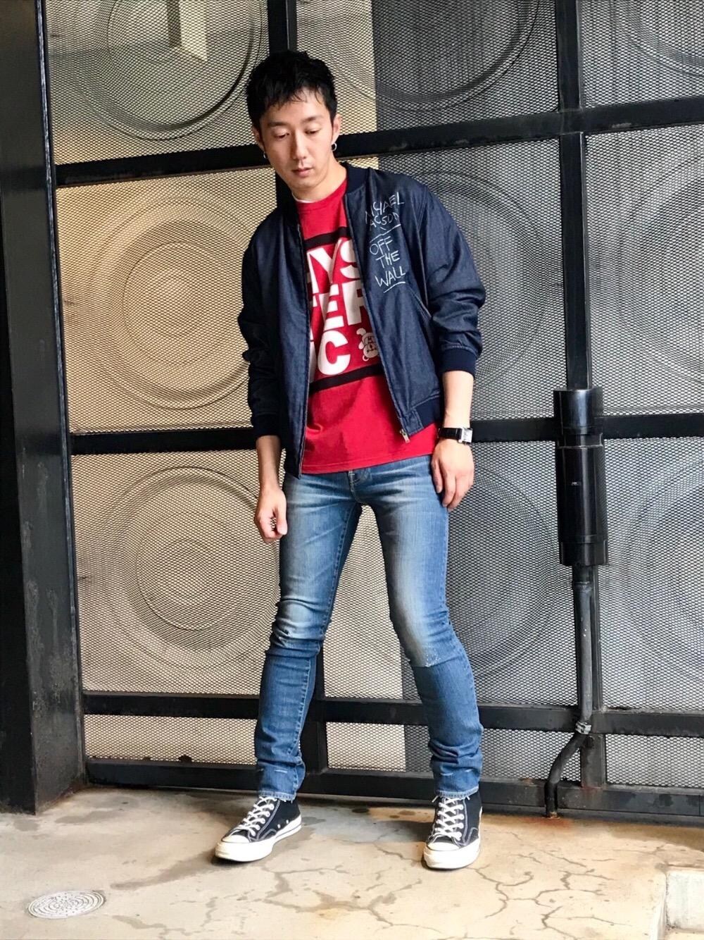 「ロゴT、シンプル、夏、ロゴ、大人カジュアル、Hysteric Glamour、スキニーデニム、夏コーデ、ヒステリックグラマー、hystericglamour」｜「HYSTERIC GLAMOURのSP加工SデニムスリムPT（デニムパンツ、ブルー系）」を使った、HIDEさん（メンズ・172cm）の夏コーディネートの1枚目の写真