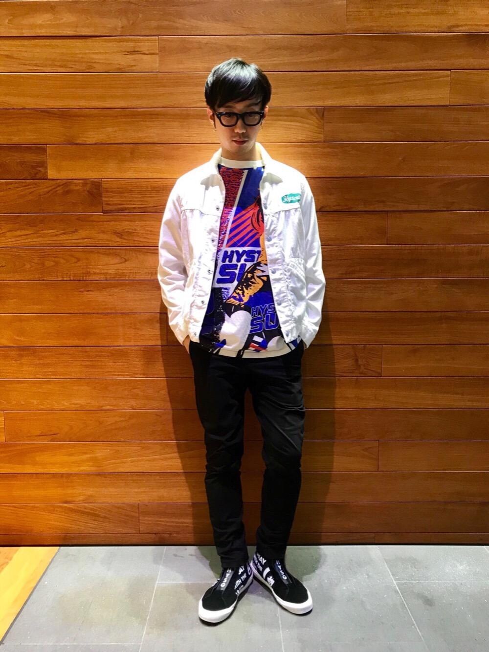 「カジュアル、シンプル、Tシャツ、Gジャン、ユニセックス、Hysteric Glamour、春コーデ、パイル、夏コーデ、ヒステリックグラマー」｜「HYSTERIC GLAMOURのISKO ノータックテーパードパンツ（その他パンツ、ブラック系）」を使った、HIDEさん（メンズ・172cm）の春コーディネートの1枚目の写真