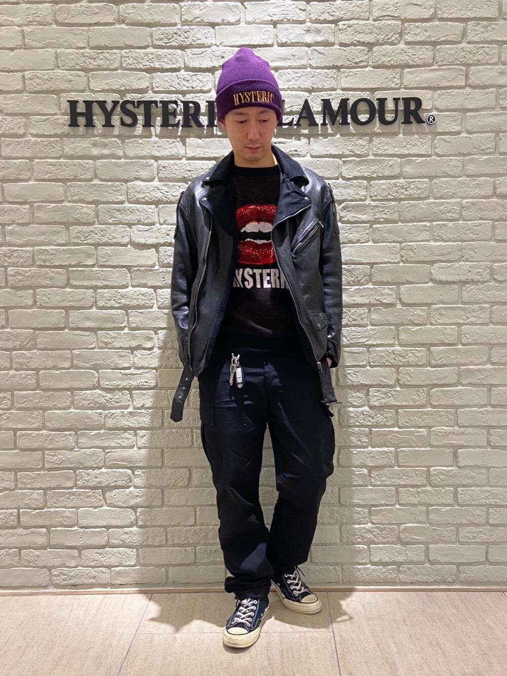 「デニム、レザー、ライダース、ニットキャップ、冬コーデ、カーゴパンツ、Hysteric Glamour、ヒステリックグラマー、ニットコーデ、冬アウター」｜「HYSTERIC GLAMOURのArkAir×HYSTERIC COMBAT TROUSERS（その他パンツ、ブラック系）」を使った、HIDEさん（メンズ・172cm）の冬コーディネートの1枚目の写真
