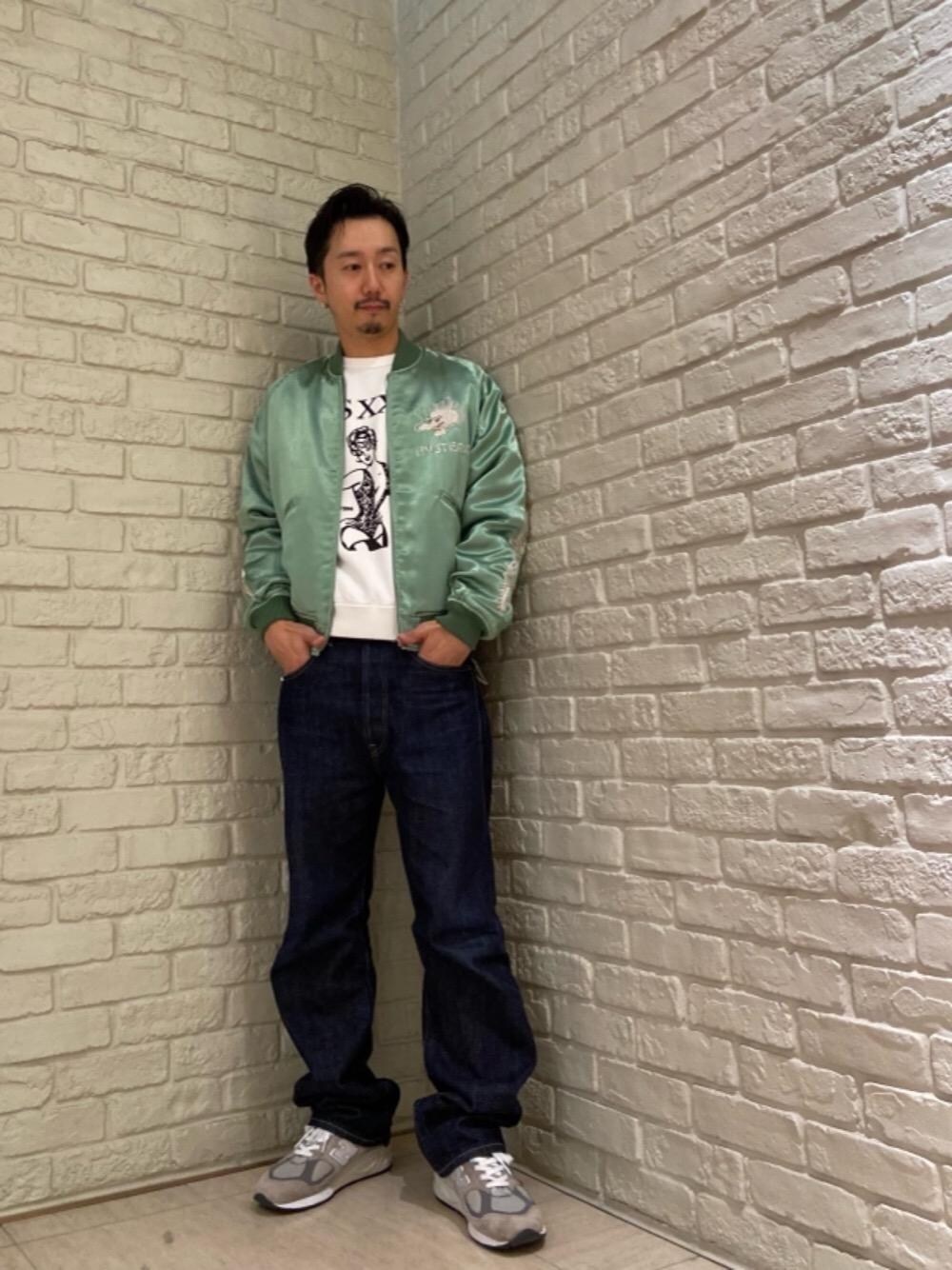 「スカジャン、冬コーデ、カジュアルコーデ、ヒステリックグラマー、アメカジコーデ、でにむ、とれーなー、hysteric glamour、秋🍁コーデ、🦊スウェット」｜「HYSTERIC GLAMOURのDRAGON刺繍 スーベニアジャケット（スカジャン、グリーン系）」を使った、HIDEさん（メンズ・172cm）の秋コーディネートの1枚目の写真