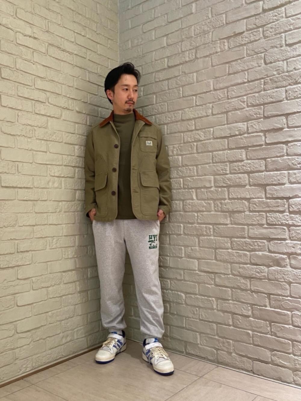 「スウェットパンツ、冬コーデ、ハンティングジャケット、カジュアルコーデ、ヒステリックグラマー、ロンt、みりたりー、hysteric glamour、秋🍁コーデ、コーデュロイ👔」｜「HYSTERIC GLAMOURのHYSTERIC LAB スウェットパンツ（その他パンツ、グレー系）」を使った、HIDEさん（メンズ・172cm）の秋コーディネートの1枚目の写真
