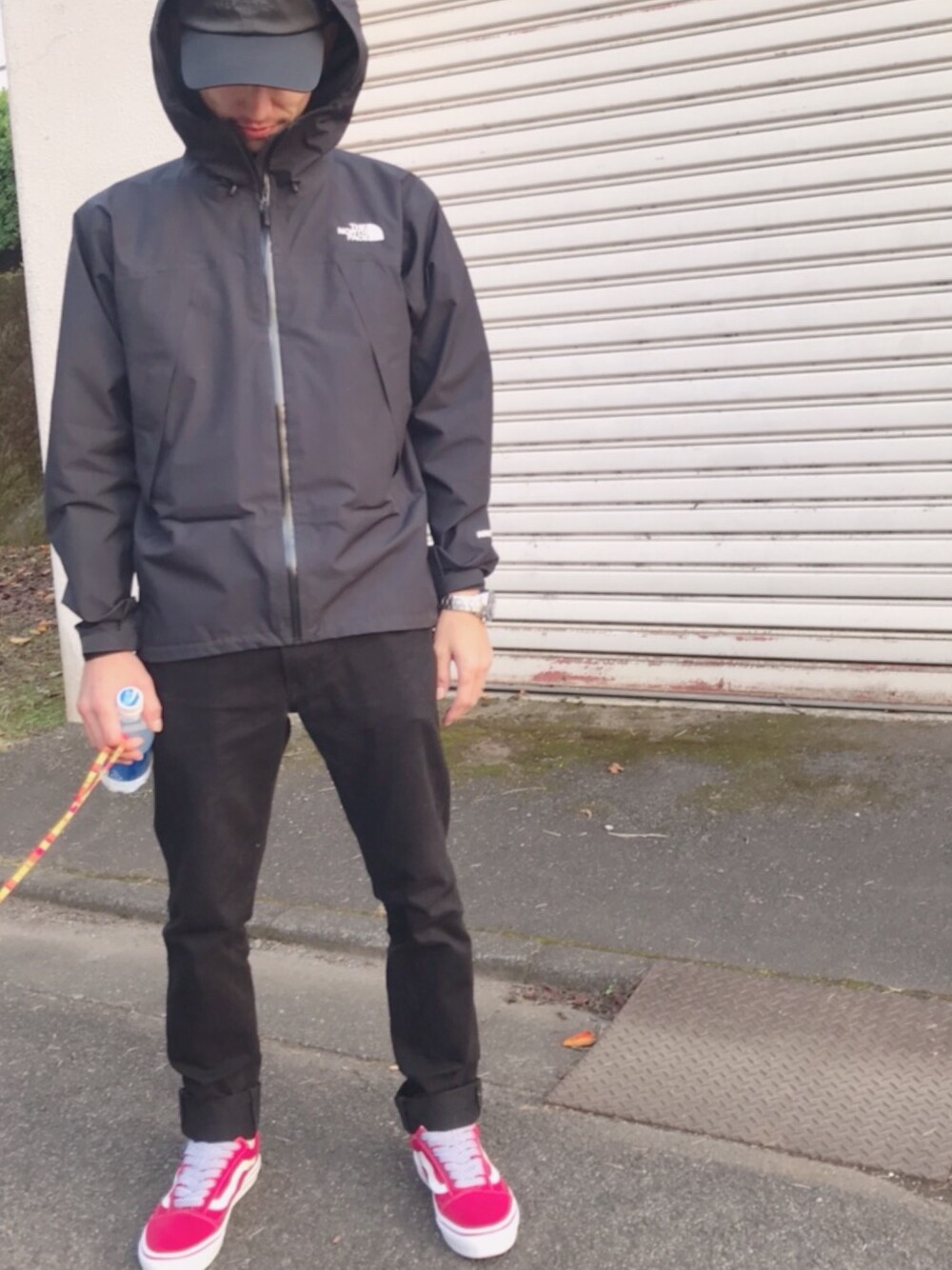 「THE NORTH FACEのアイテム（トップス、ブラック系）」を使った、takuyaさん（メンズ・170cm）の秋コーディネートの1枚目の写真