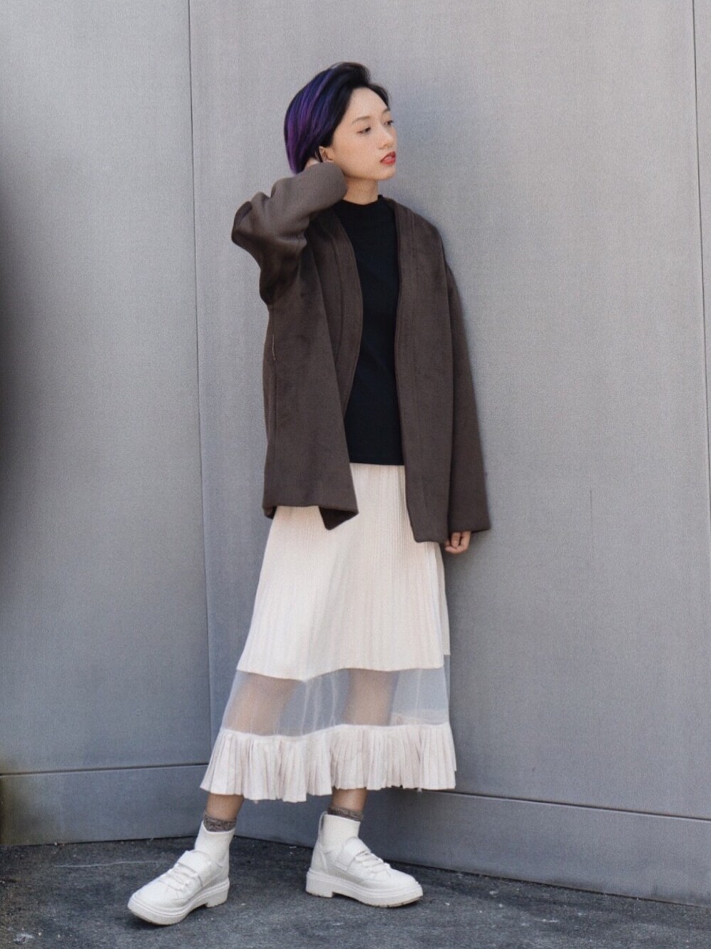 「ootd、街头搭配、休闲、oversize、盐系风格、紫」｜「initialのアイテム（スリッポン、ベージュ系）」を使った、林酷Coolさん（レディース・160cm）の秋コーディネートの1枚目の写真