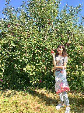 「MONKI（モンキ）のアイテム（Tシャツ/カットソー）」を使った、emilydyyyyyyyyyさん（レディース・162cm）の春コーディネート