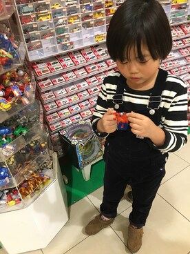「Right-on KIDS（ライトオンキッズ）のアイテム（ニット/セーター）」を使った、hinaTAさん（キッズ・125cm）の冬コーディネート