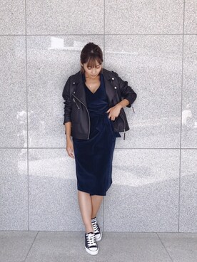 「ワンピース×スニーカー」｜「アイテム（ライダースジャケット）」を使った、Vicente👖さん（レディース・157cm）の秋コーディネート