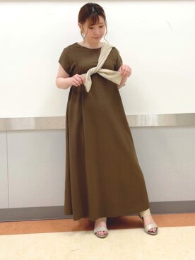 「アイテム（サンダル、ゴールド系）」を使った、だいわさん（レディース・155cm）の春コーディネート