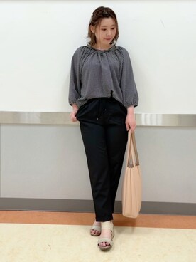 「アイテム（サンダル、ゴールド系）」を使った、だいわさん（レディース・155cm）の春コーディネート