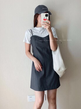 「未知のアイテム（ショルダーバッグ、ホワイト系）」を使った、Amanda·Lanさん（レディース・160cm）の秋コーディネート