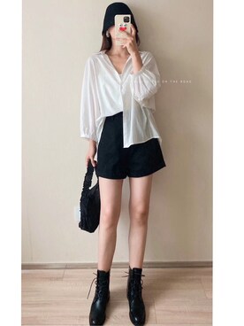 「灯笼袖衬衣のアイテム（シャツ/ブラウス、ホワイト系）」を使った、Amanda·Lanさん（レディース・160cm）の秋コーディネート