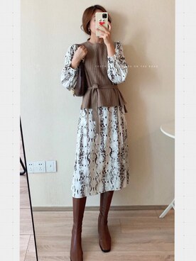 「碎花连衣裙のアイテム（ワンピース、ホワイト系）」を使った、Amanda·Lanさん（レディース・160cm）の秋コーディネート