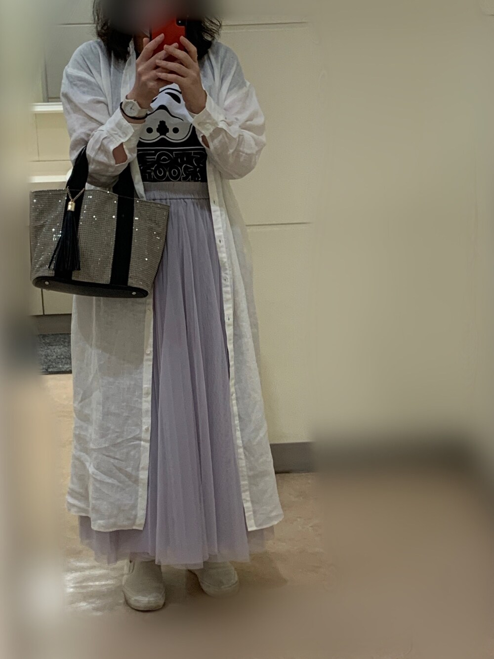 「これが私をアゲる服、オトナカジュアル、チュールスカート、ロングスカート、キャラT、スターウォーズ、スリッポン」｜「A part byのHerdmansリネンスタンドワンピース　911495（シャツワンピース、ホワイト系）」を使った、アラフォー下半身でぶさん（レディース・164cm）の春コーディネートの1枚目の写真