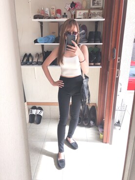 「SLY（スライ）のアイテム（パンツ、ブラック系）」を使った、らぁこさん（レディース）の春コーディネート