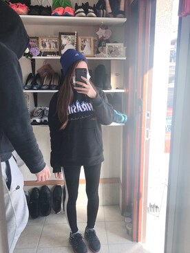 「THRASHER（スラッシャー）のアイテム（パーカー、ブラック系）」を使った、らぁこさん（レディース）の冬コーディネート