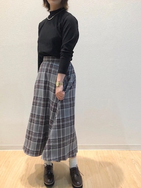 「アイテム（その他シューズ）」を使った、百瀬彩華さん（レディース・158cm・10代）の秋コーディネート