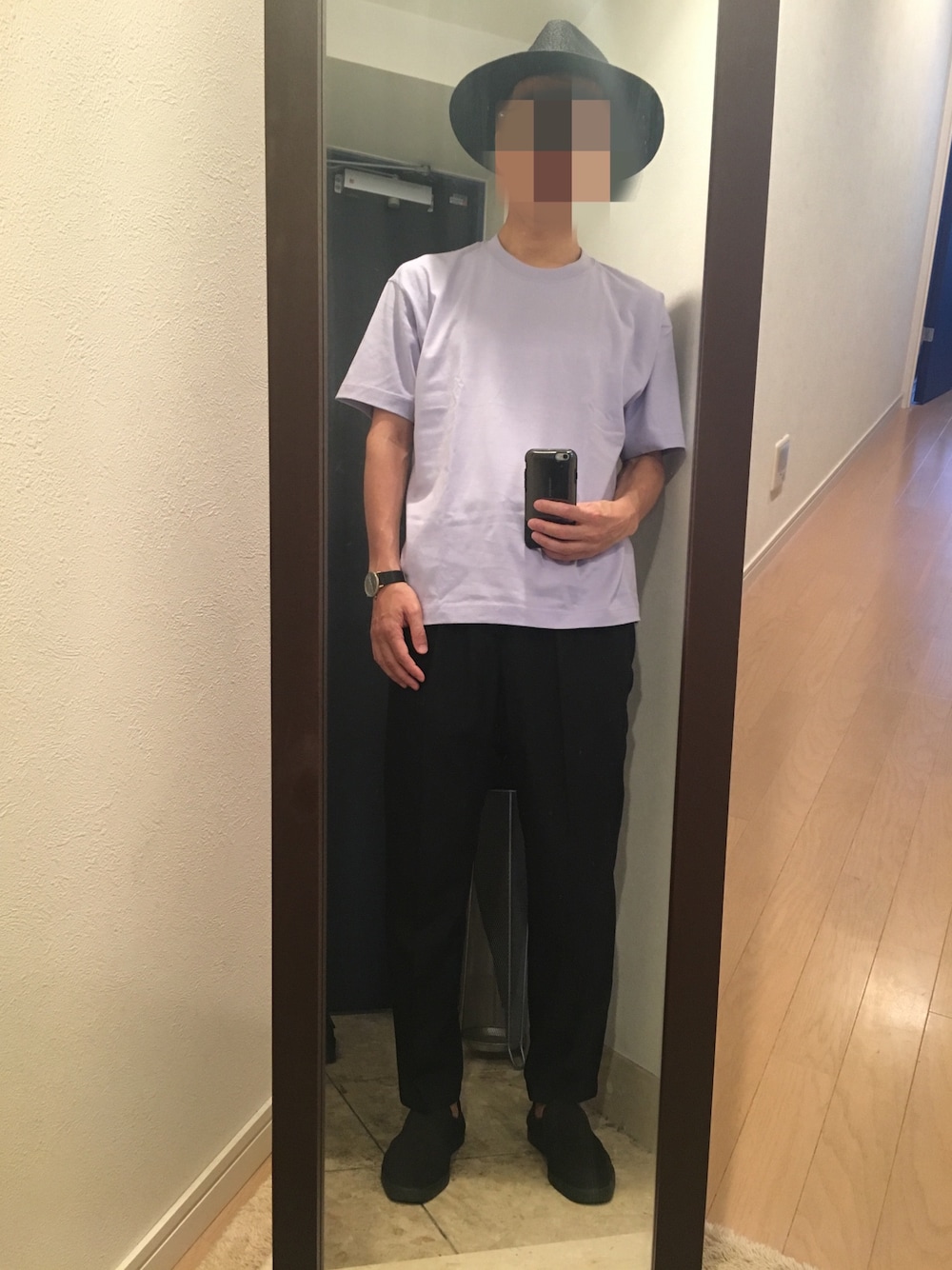 「BEEFY、休日スタイル、シンプル、スラックス、ハット」｜「HANESの【別注】 ＜Hanes（ヘインズ）＞ BEEFY-T/ビーフィー Tシャツ（Tシャツ/カットソー、パープル系）」を使った、火焔太鼓さん（メンズ・170cm）の夏コーディネートの1枚目の写真
