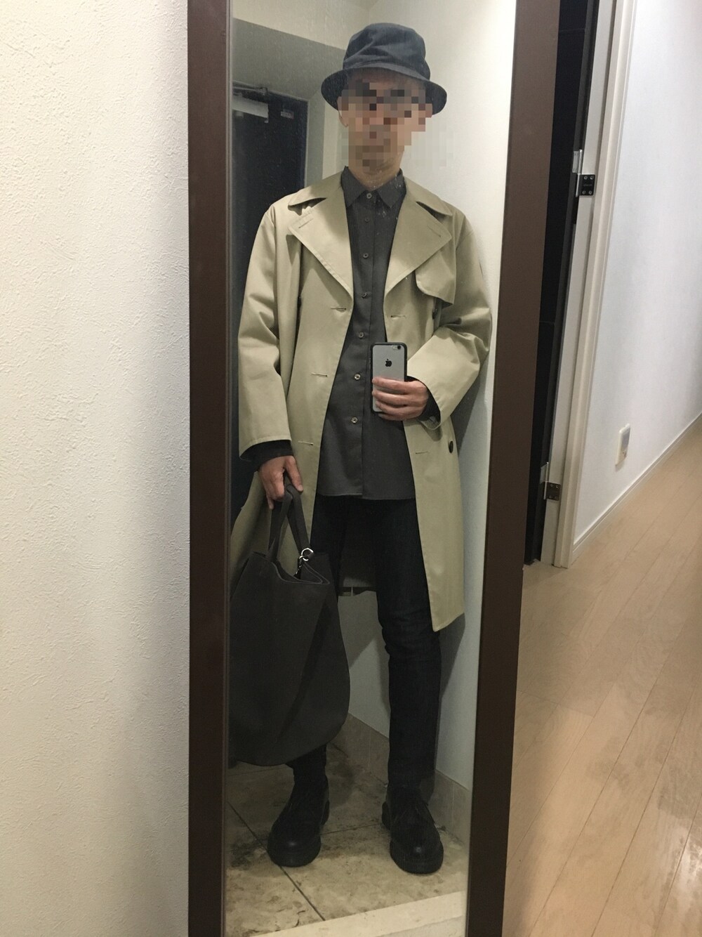「秋コーデ、トレンチコート、大人カジュアル、オリーブ、Nudie jeans、Dr.Martens、ウールシャツ、バケットハット」｜「BEAUTY&YOUTH UNITED ARROWSのBY ベンタイル フォルム トレンチコート◆（トレンチコート、ベージュ系）」を使った、火焔太鼓さん（メンズ・170cm）の秋コーディネートの1枚目の写真