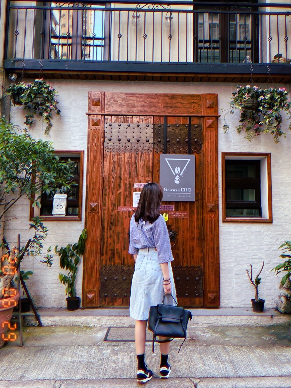 「summer、daybreak、HKG、hongkong」｜「QUEEN SHOPのアイテム（シャツ/ブラウス、その他）」を使った、moon.wgさん（レディース・168cm）の夏コーディネートの1枚目の写真