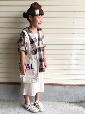 「ナロースカート」｜「アイテム（ニットキャップ/ビーニー）」を使った、N2さん（キッズ・110cm）の秋コーディネート