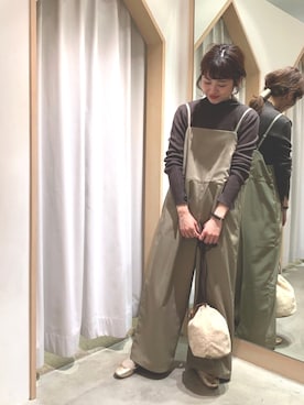 「POU DOU DOU（プードゥドゥ）のアイテム（サロペット/オーバーオール）」を使った、kondoさん（レディース・156cm）の冬コーディネート