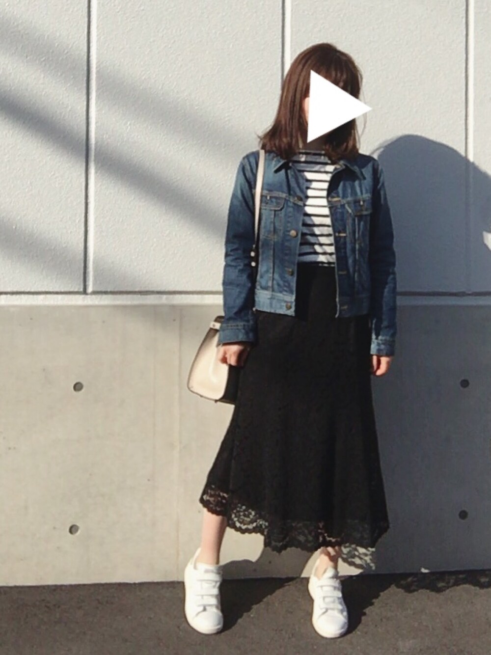 「春、オトナカジュアル、Gジャン、プチプラ、UNIQLO、ボーダートップス、レーススカート、スタンスミス」｜「UNIQLOのレースフレアスカート（スカート、ブラック系）」を使った、aya8さん（レディース・155cm）の春コーディネートの1枚目の写真