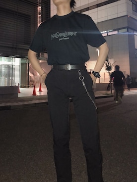 「Yves Saint Laurent（イヴサンローラン）のアイテム（Tシャツ/カットソー）」を使った、コウダイコジマさん（メンズ・166cm）の秋コーディネート