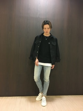 「肩掛け」｜「アイテム（ブルゾン）」を使った、大澤 拓也さん（メンズ・165cm）の夏コーディネート