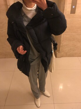 「アイテム（スーツパンツ、シルバー系）」を使った、chloeさん（レディース・163cm）の冬コーディネート