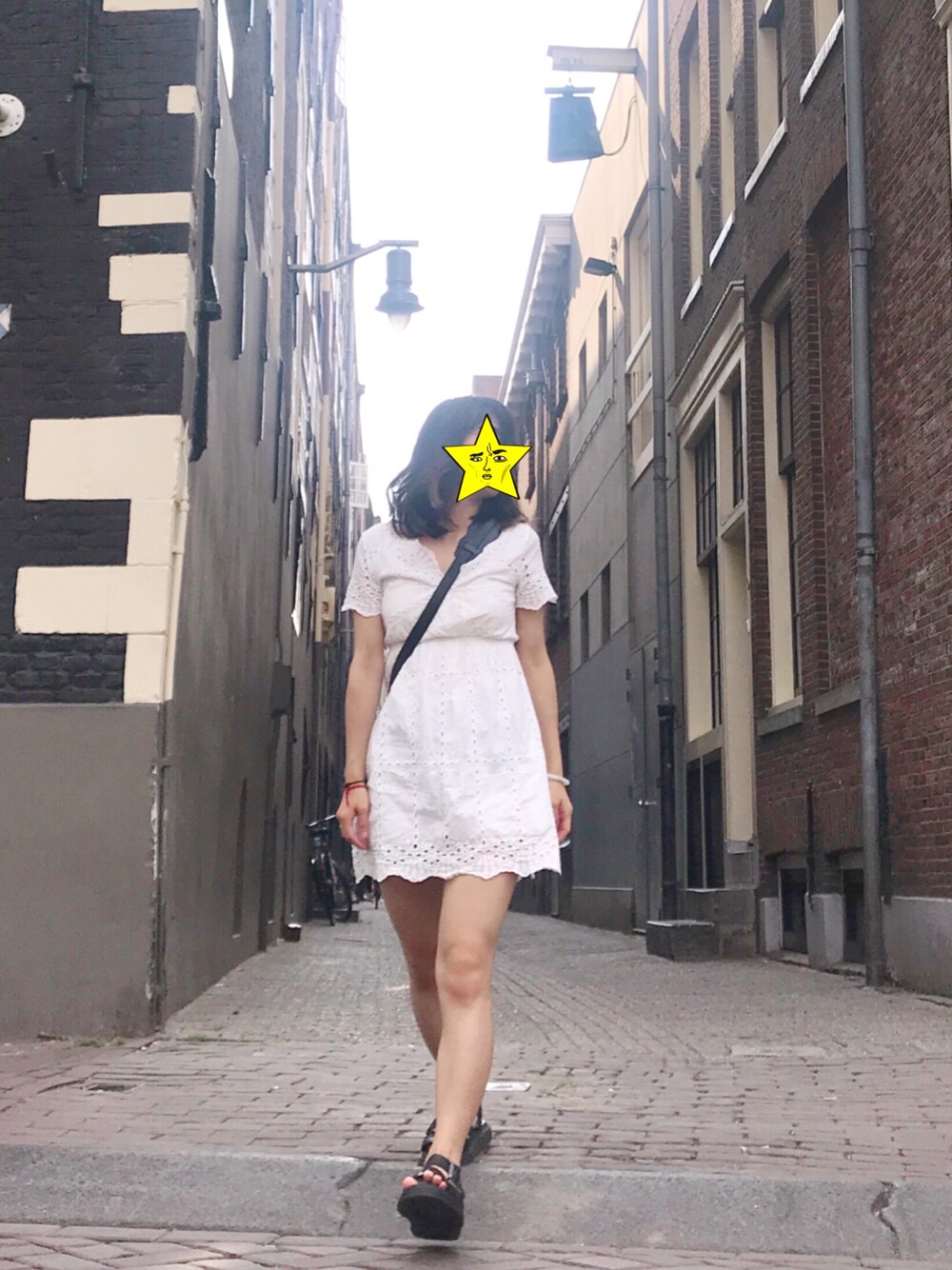 「RELAX、アムステルダム、travel、旅行、ootd、夏、ヨーロッパ」｜「Dr. MartensのDr.Martens　GRYPHON（サンダル、ブラック系）」を使った、ルビー・Rubyさん（レディース・158cm）の秋コーディネートの1枚目の写真