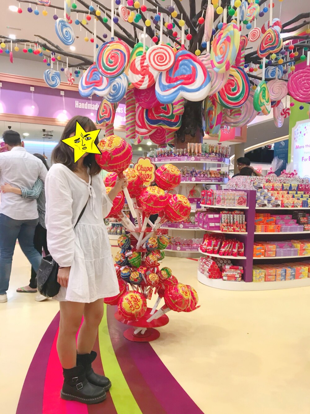 「sweet、Sweety、CANDY、夏、お菓子」｜「Dr. Martensのアイテム（ブーツ、ブラック系）」を使った、ルビー・Rubyさん（レディース・158cm）の秋コーディネートの1枚目の写真
