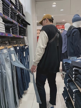 「SENSE OF PLACE by URBAN RESEAR」｜「アイテム（スウェット）」を使った、ituさん（メンズ・185cm）の春コーディネート