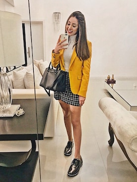 「アイテム（スーツジャケット、イエロー系）」を使った、Rebeca Basqueiraさん（レディース・163cm）の夏コーディネート